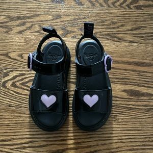 Worn sandals in great shape